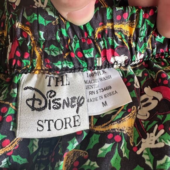 The Disney Store 100% Silk Boxer Shorts Size Medium Mickey Mouse Holly Christmas - Picture 3 of 4
